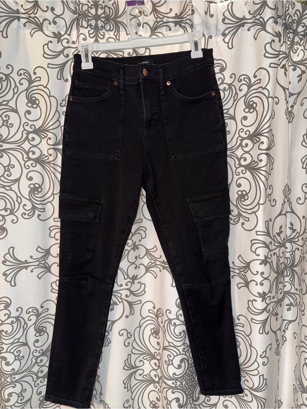 Express Cropped Skinny Mid Rise Hyper Stretch Black Cargo Jeans